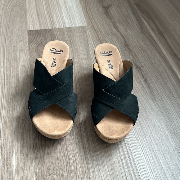 Clarks soft cushion collection wedge sandals size 6 1/2 - Picture 2 of 6
